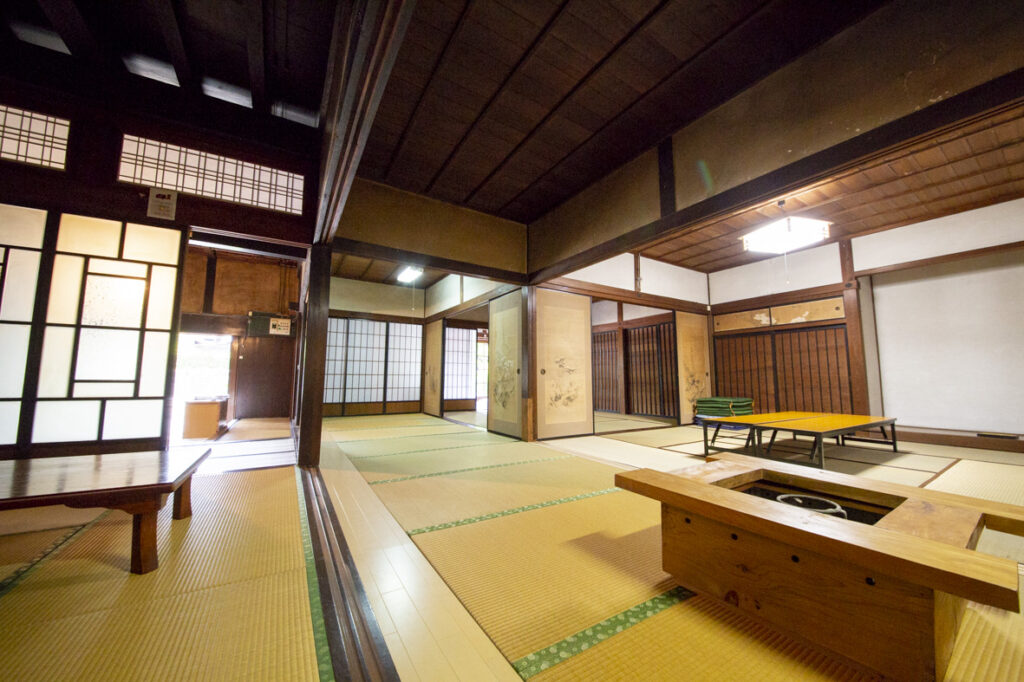 Private accommodation  Tousakujuku